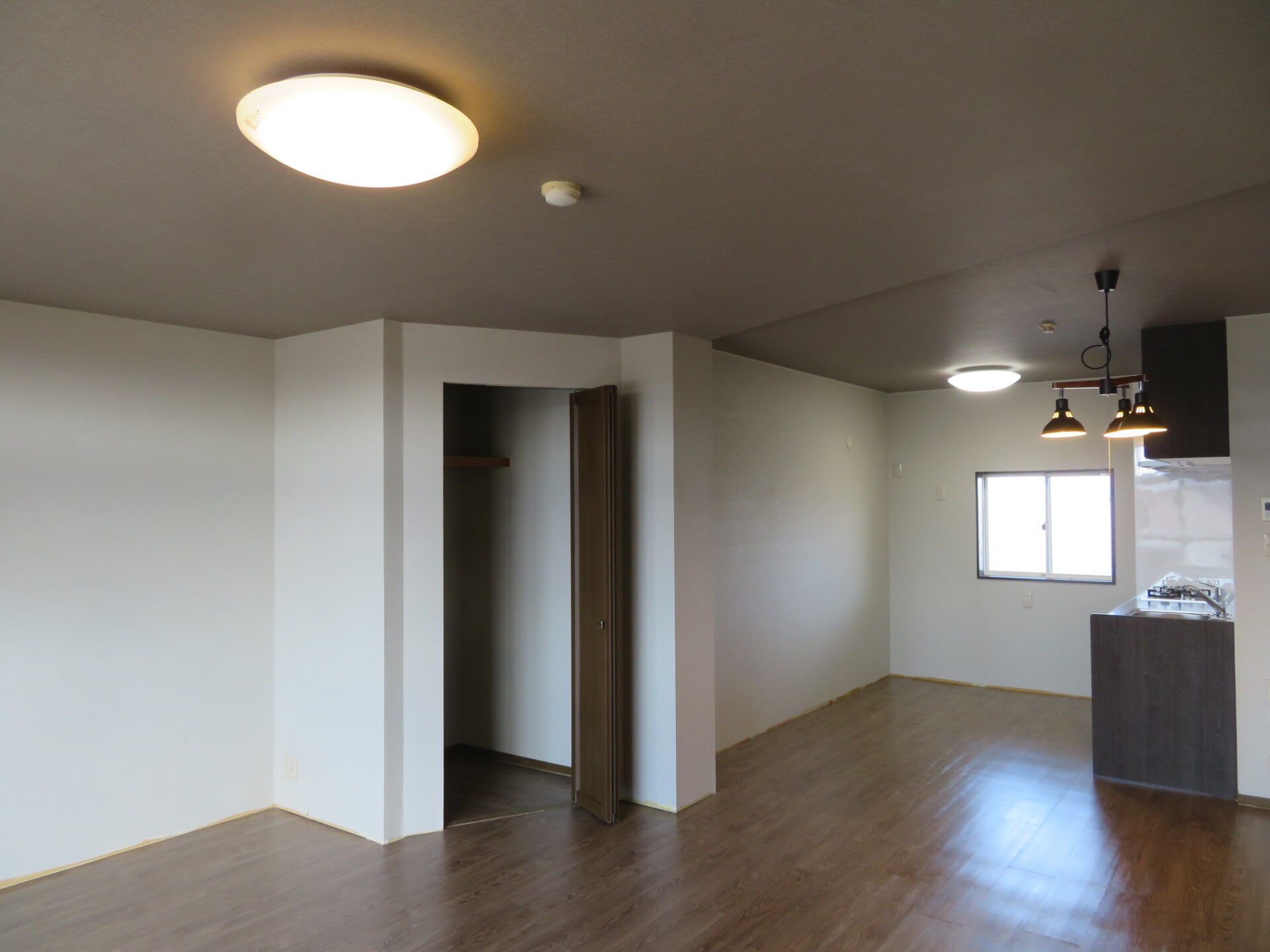 ベルクレエ長江 ２０２号室